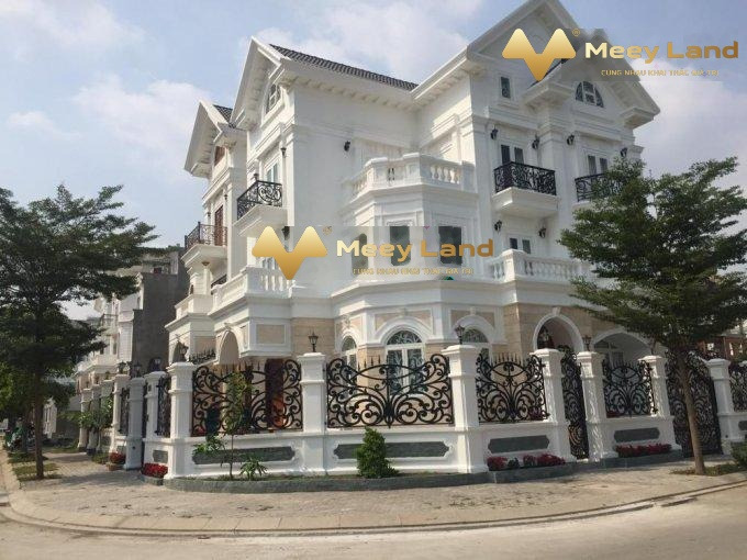 Cần tiền mua đất bán liền kề vị trí nằm ở Quận Gò Vấp, Hồ Chí Minh bán ngay với giá mong muốn chỉ 46 tỷ có một dt 230m2, trong ngôi nhà này gồm 6 PN, ...-01