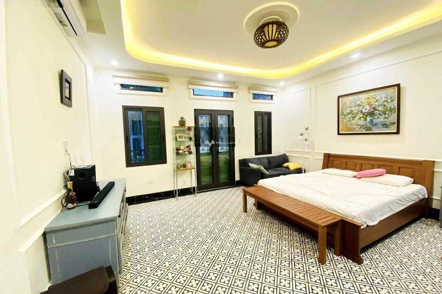 Diện tích chuẩn 82m2 bán nhà nằm ở Cửa Bắc, Hà Nội ngôi nhà này bao gồm 5 phòng ngủ 4 WC vị trí siêu đẹp-01