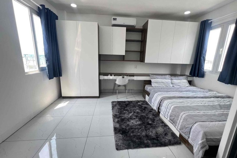 Cho thuê chung cư vị trí cực kì thuận lợi ngay tại Quận 11, Hồ Chí Minh, tổng quan bao gồm có 1 phòng ngủ, 1 WC hẻm rộng-01