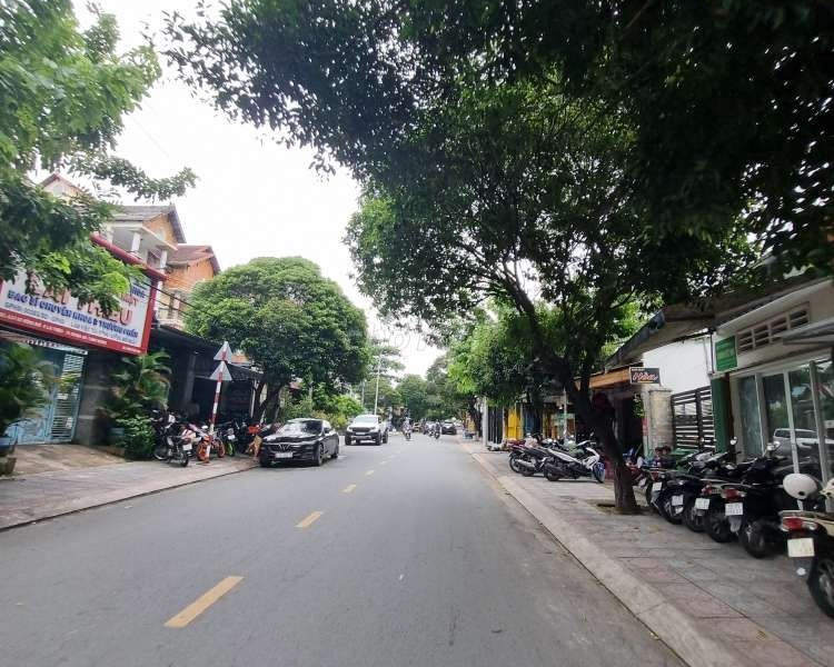 Mặt tiền nằm ở Bình Nhâm, Thuận An bán nhà bán ngay với giá từ 3.5 tỷ diện tích gồm 140m2 ngôi nhà có tổng cộng 6 PN khách có thiện chí liên hệ ngay-01
