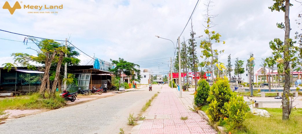Đất nền mặt tiền chợ trung tâm Thạnh Phú, Bến Tre
