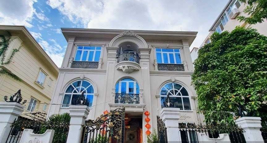 Bán nhà có diện tích chung là 250m2 vị trí đặt ở trong Đa Kao, Quận 1 bán ngay với giá tốt nhất 140 tỷ ngôi nhà này có tổng 6 phòng ngủ, 6 WC