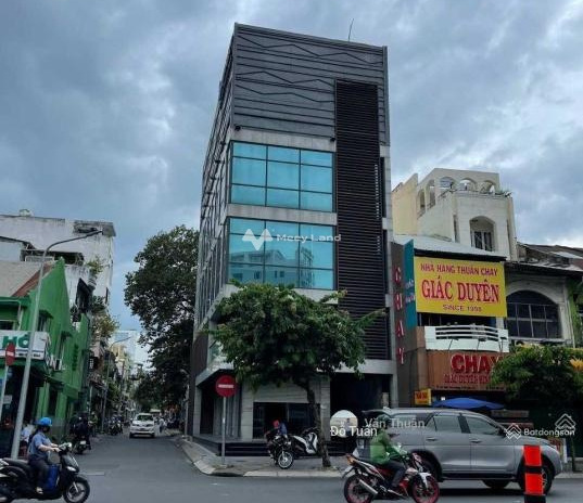 Giá chỉ 20 tỷ bán nhà diện tích khoảng 42m2 vị trí đặt nằm ngay Nguyễn Trãi, Hồ Chí Minh khách có thiện chí liên hệ ngay.