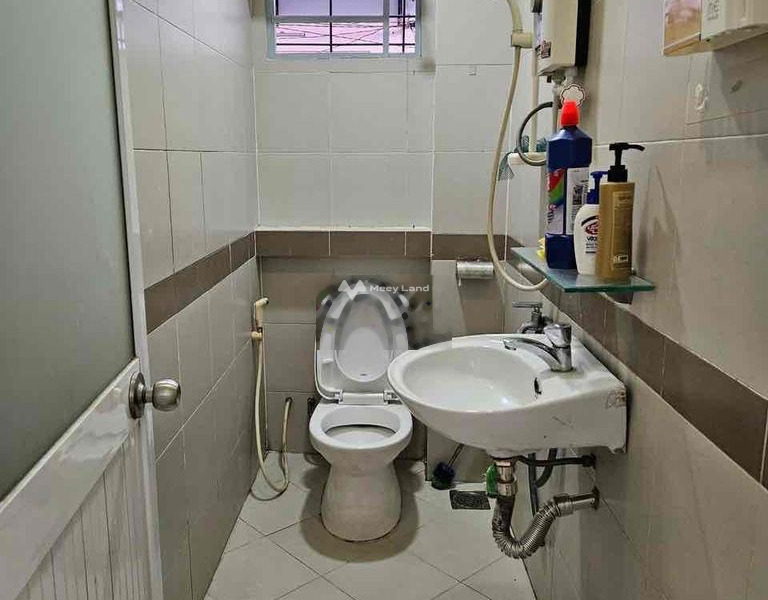 Tọa lạc trên Tân Hưng, Hồ Chí Minh cho thuê nhà thuê ngay với giá êm chỉ 10 triệu/tháng, nhà gồm có 4 PN, 2 WC-01