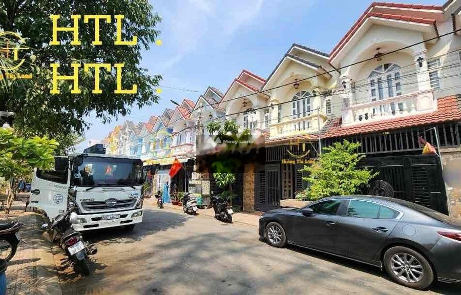 Bán nhà có diện tích chính 72m2 nằm tại Thuận An, Bình Dương giá bán cạnh tranh từ 2.49 tỷ tổng quan gồm có 3 phòng ngủ, 2 WC-01