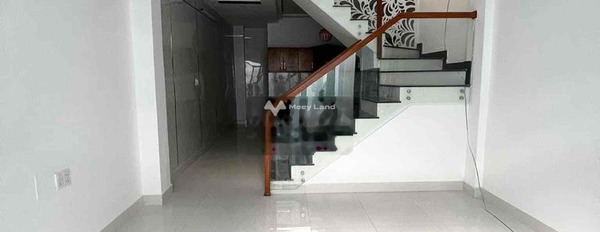Nhà này gồm 2 PN, cho thuê nhà ở diện tích chuẩn là 50m2 giá thuê mềm từ 6 triệu/tháng vị trí đặt ở trong Nguyễn Văn Linh, Đà Nẵng-03