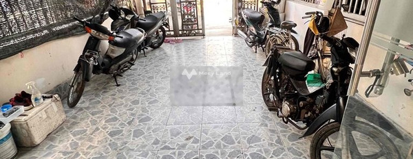 Diện tích nền 100m2, cho thuê nhà ở vị trí thuận lợi ngay trên Đào Tông Nguyên, Nhà Bè, trong nhà này có tổng 4 PN, 3 WC liên hệ liền-03