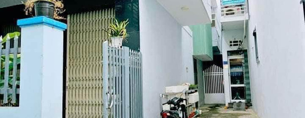 Nhà 2 tầng ôm góc hẻm cạn sau căn mặt tiền Lữ Gia, Ngô Mây, gần biển Quy Nhơn-03