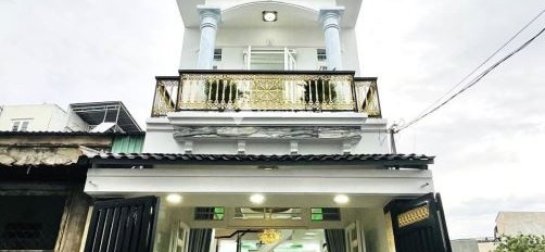 Trong nhà bao gồm 4 PN, bán biệt thự, giá bán cực rẻ từ 5.2 tỷ Diện tích đất 53m2 vị trí đặt vị trí ở Lê Văn Khương, Quận 12-02