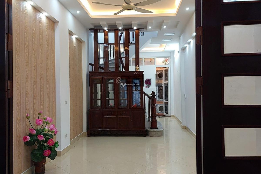 Bán nhà vị trí mặt tiền tọa lạc gần Hoàng Mai, Hà Nội bán ngay với giá hợp lý từ 6.6 tỷ có diện tích 65m2 hướng Đông - Nam căn nhà bao gồm có 5 PN-01