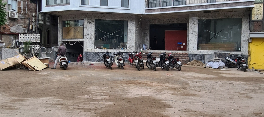 Cho thuê building mặt phố Nguyễn Hữu Thọ 300m2, 8 tầng, có hầm, vỉa hè cực rộng