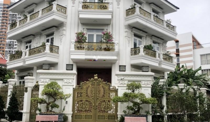 Bán biệt thự, bán ngay với giá tốt nhất 30 tỷ có diện tích chung là 300m2 nằm ngay bên trong Lê Quang Định, Phường 11