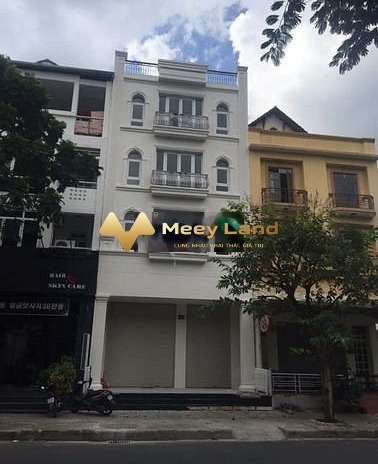 Bí bách tiền bạc bán nhà vị trí nằm trên Quận 7, Hồ Chí Minh bán ngay với giá đề xuất chỉ 28 tỷ có diện tích gồm 108m2 căn nhà này 5 phòng ngủ 5 WC ở ...