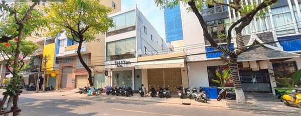 Ở Phước Ninh, Đà Nẵng, bán nhà, bán ngay với giá phải chăng 19 tỷ diện tích chuẩn 94m2, tổng quan bên trong căn nhà 8 PN còn chần chờ gì nữa-03