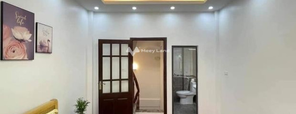 Trong nhìn tổng quan gồm 3 phòng ngủ bán nhà bán ngay với giá khủng chỉ 3.49 tỷ có diện tích chung là 36m2 vị trí đặt ở trong Nghĩa Đô, Cầu Giấy-03