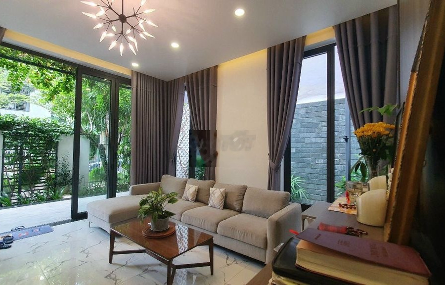 Cho thuê biệt thự 2 tầng có sân vườn đẹp đường 7m5 khu Nam Việt Á -01