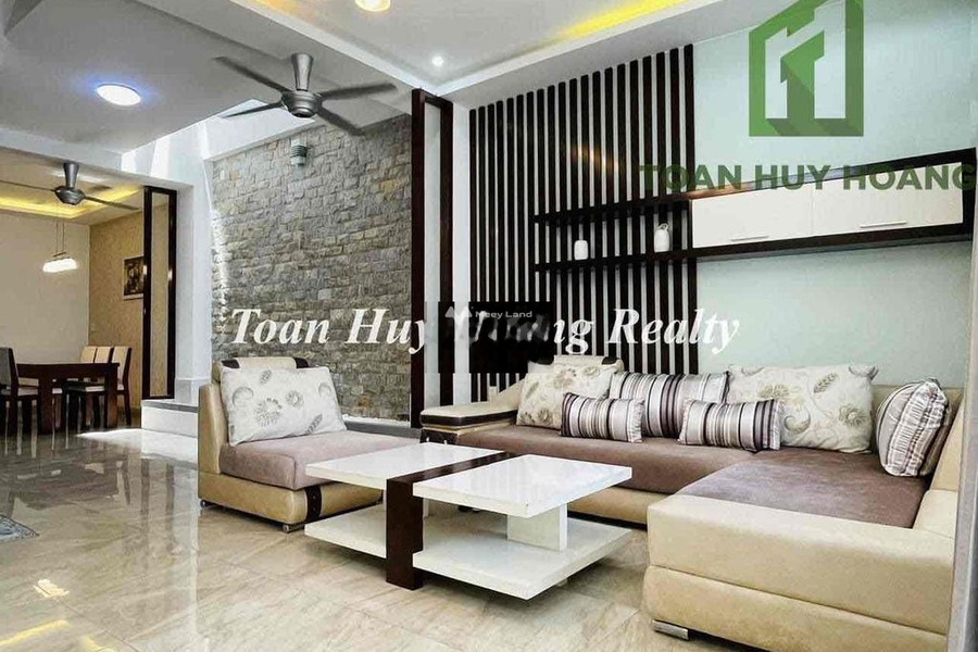 Diện tích vừa phải 100m2, cho thuê nhà ở vị trí tốt đặt nằm ngay Phạm Văn Đồng, Đà Nẵng, ngôi nhà có tất cả 4 PN, 5 WC gọi ngay!-01