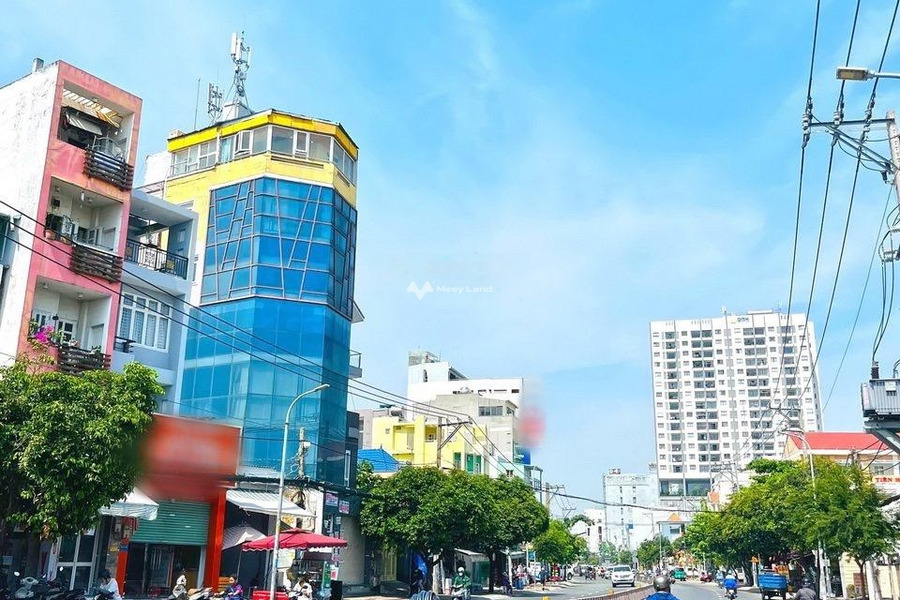 Bán nhà vị trí nằm trên Huỳnh Tấn Phát, Tân Phú bán ngay với giá khủng 17.2 tỷ diện tích gồm 114m2 hướng Đông nhà có tất cả 4 PN-01