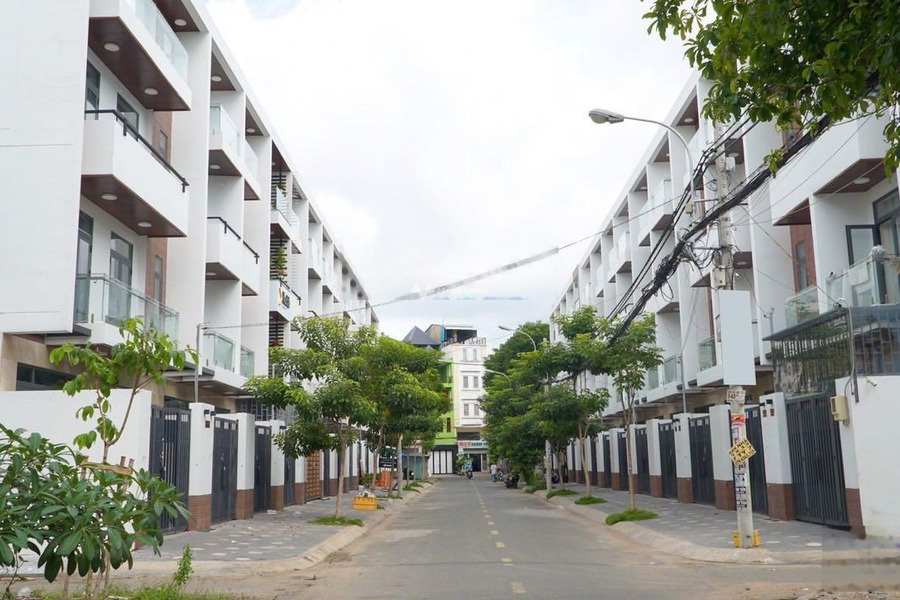 Nằm ở Bình Trị Đông B, Bình Tân, bán nhà, bán ngay với giá bàn giao chỉ 10.2 tỷ diện tích 80m2, ngôi nhà này có tổng 4 phòng ngủ cảm ơn đã xem tin-01