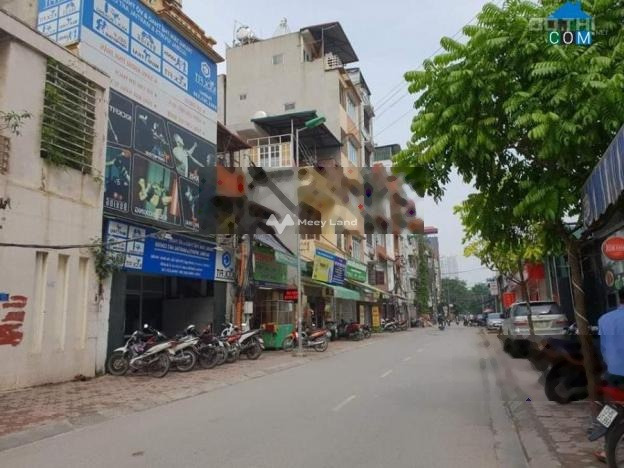 Đường nhựa rộng 15 mét vị trí ngay ở Vạn Phúc, Hà Nội bán nhà giá bán hữu nghị chỉ 9 tỷ 3 WC-01