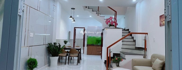 Cho thuê nhà vị trí thuận lợi nằm tại Phường 26, Hồ Chí Minh, giá thuê liền chỉ 15 triệu/tháng diện tích tổng 52m2, trong nhà có tất cả 2 phòng ngủ-02