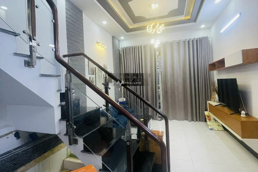 Nhà có 3 phòng ngủ, bán nhà ở có diện tích gồm 52m2 bán ngay với giá giao động 4.05 tỷ vị trí đẹp tọa lạc ở Nguyễn Duy Trinh, Hồ Chí Minh-01