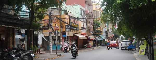 Nằm ở Hoàng Sa, Hồ Chí Minh, bán nhà, giá bán cực rẻ 6.2 tỷ có diện tích 45m2, trong căn nhà này có 3 PN hãy nhấc máy gọi ngay-03