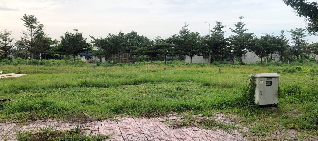 Bán đất mặt tiền đường 215 Hoàng Hữu Nam, Tân Phú, quận 9. Sổ hồng riêng, giá 1,9 tỷ