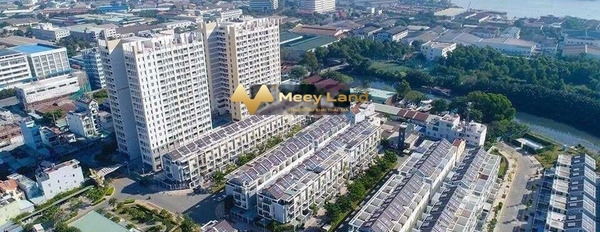 24 tỷ, bán liền kề có dt là 164m2 vị trí thuận lợi tại Quận 7, Hồ Chí Minh nội thất hài hòa Hoàn thiện, hướng Bắc, trong căn này có tổng 4 phòng ngủ, ...-02
