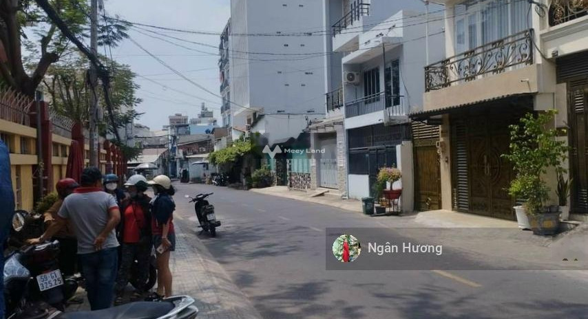 Nhà tổng quan có 2 PN, bán nhà ở có diện tích gồm 90m2 bán ngay với giá cạnh tranh 10.5 tỷ ngay ở Nguyễn Oanh, Gò Vấp