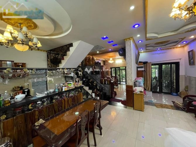 3 phòng ngủ, bán biệt thự, bán ngay với giá mua liền từ 10.9 tỷ diện tích như sau 180m2 vị trí mặt tiền nằm trên Nguyễn Văn Linh, Hồ Chí Minh-01
