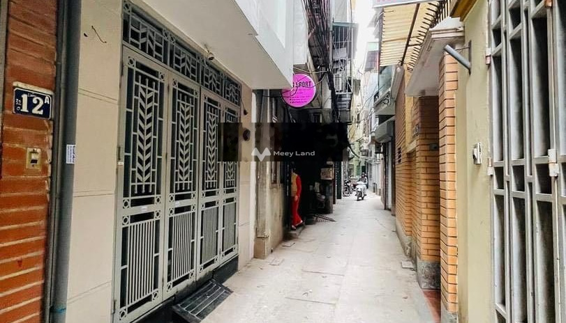 Vị trí đặt tọa lạc ngay Thanh Xuân, Hà Nội bán nhà bán ngay với giá cực rẻ từ 3.42 tỷ trong căn này thì gồm 3 phòng ngủ
