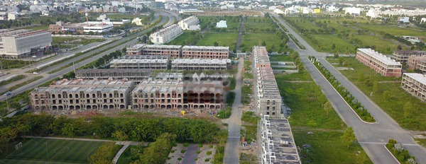 Bán nhà mặt tiền tọa lạc tại Tân An, Long An bán ngay với giá thực tế 3.65 tỷ có diện tích 100m2 trong nhà này thì có 4 PN-02