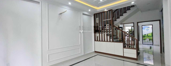 Diện tích gồm 70m2 bán nhà vị trí hấp dẫn Dầu Lửa, Hồng Bàng hướng Đông - Bắc nhà tổng quan gồm có 4 PN 3 WC hỗ trợ mọi thủ tục miễn phí, giá mùa dịch-02