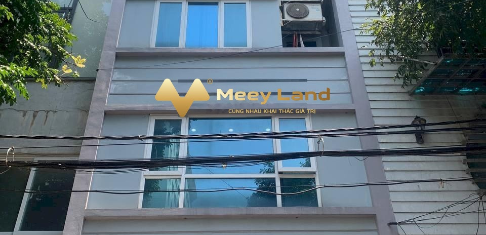 Cần cho thuê nhà ở ở Nguyễn Khả Trạc, Cầu Giấy, thuê ngay với giá siêu rẻ chỉ 38 triệu/tháng diện tích thực là 100m2, trong nhà này thì gồm 8 PN, 5 WC...