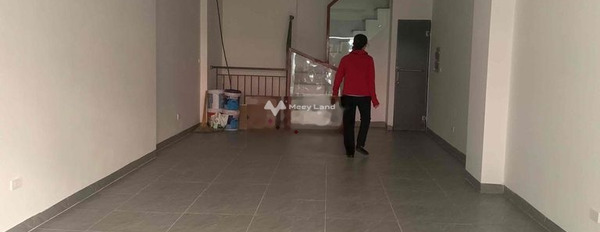 Với diện tích chuẩn 80m2, cho thuê nhà ở vị trí đặt ở tại Trịnh Văn Bô, Xuân Phương, trong nhà có tổng cộng 6 phòng ngủ, 4 WC giá có thể fix-02