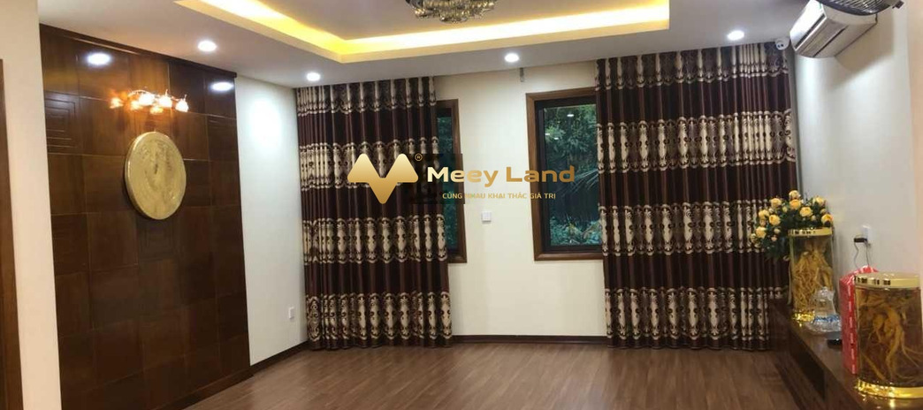 Bán nhà ở dt 100 m2 bán ngay với giá thỏa thuận chỉ 15 tỷ vị trí thuận lợi ngay ở Đường Trúc, Văn Giang