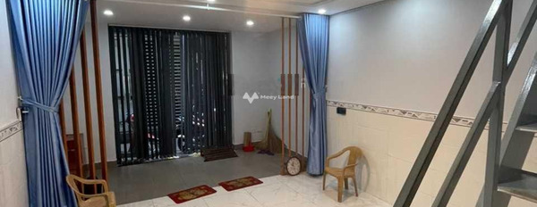 Nhà gồm 3 phòng ngủ cho thuê nhà ở diện tích như sau 48m2 thuê ngay với giá siêu mềm từ 6.5 triệu/tháng vị trí mặt tiền nằm ở Bình Long, Hồ Chí Minh-02