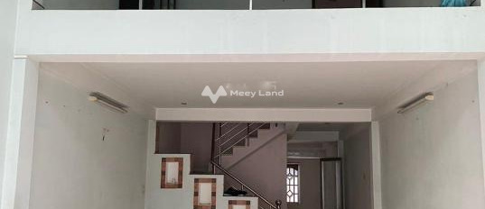 Cho thuê nhà có diện tích là 72m2 vị trí mặt tiền tọa lạc ngay Thành Thái, Quận 10 thuê ngay với giá tốt 25 triệu/tháng, ngôi nhà có 4 phòng ngủ-03