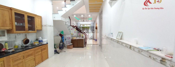Bán nhà mặt tiền tọa lạc trên Trần Thị Hoa, Biên Hòa bán ngay với giá chính chủ 2.85 tỷ có diện tích rộng 76.5m2 nhà gồm 2 phòng ngủ-02