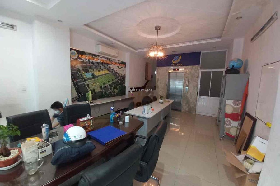 Cho thuê nhà ở có diện tích là 120m2 thuê ngay với giá công khai chỉ 42 triệu/tháng vị trí nằm ở Linh Tây, Hồ Chí Minh-01
