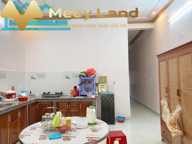 Nhà gồm 2 PN bán nhà ở có dt 103 m2 giá bán tốt bất ngờ 1.78 tỷ vị trí thuận lợi tọa lạc trên Nguyễn Trãi, Quảng Phú, hướng Nam-01
