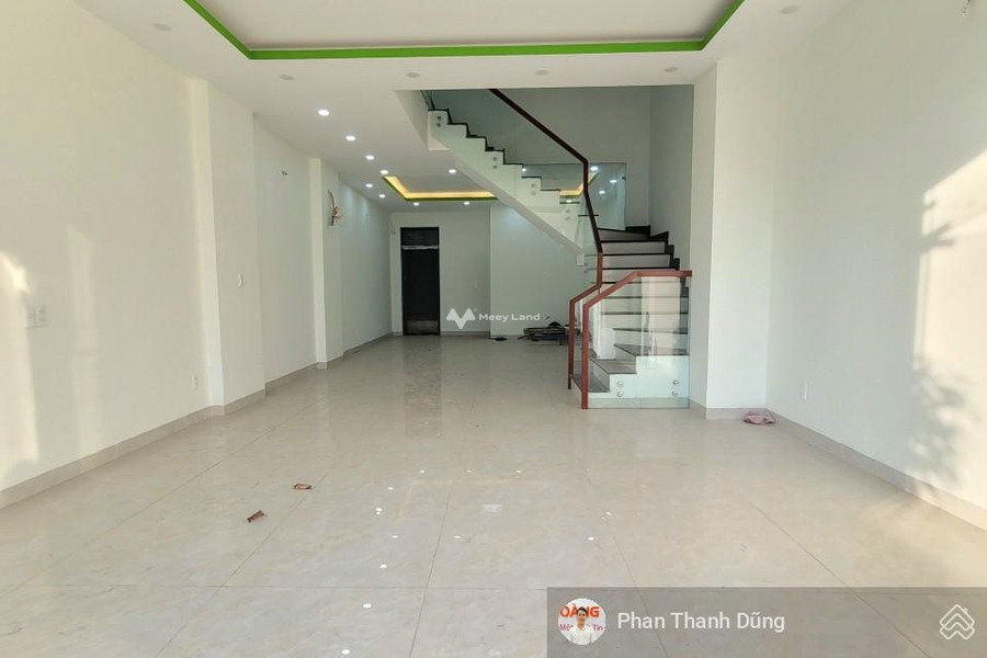 Tổng quan nhà gồm 5 PN bán nhà bán ngay với giá chốt nhanh chỉ 7.2 tỷ có diện tích chung là 105.7m2 vị trí đặt ngay trên Dĩ An, Bình Dương-01