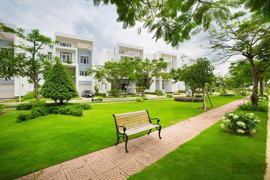 22 tỷ, bán liền kề diện tích thực như trên hình 175m2 vị trí đẹp nằm tại Phú Hữu, Hồ Chí Minh, trong nhà này có 5 PN, 6 WC giao thông thuận lợi-01