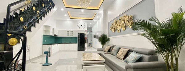 Tổng quan trong căn nhà 3 phòng ngủ, bán nhà ở có diện tích gồm 70m2 bán ngay với giá tốt 2.9 tỷ ngay Nguyễn Huệ, Đồng Xoài-02