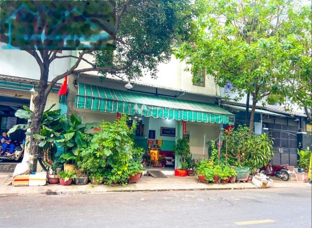 Bán nhà vị trí thích hợp Phú Thạnh, Tân Phú giá bán hữu nghị chỉ 16.5 tỷ diện tích chuẩn 160m2 ngôi nhà bao gồm 2 PN
