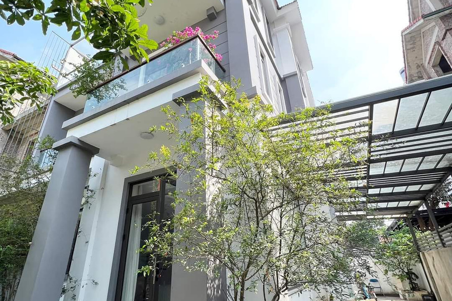 Bán gấp căn biệt thự Văn Phú, 203 m2, 3,5 tầng giá 26 tỷ-01
