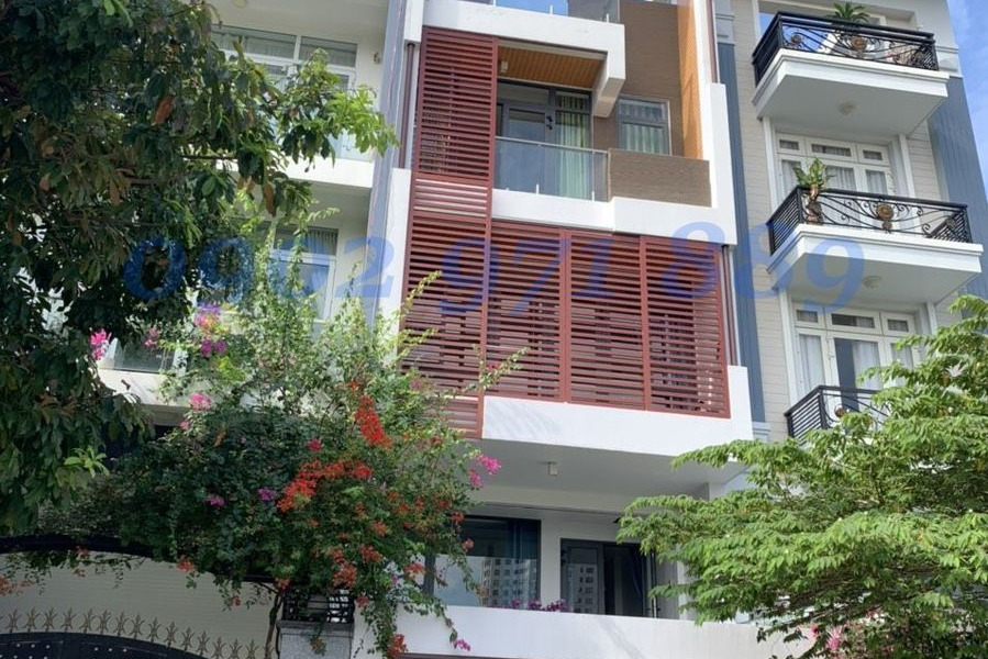 Cho thuê nhà mặt đường Nguyễn Hoàng diện tích 320, 4 tầng, 4 phòng ngủ, giá 27 triệu/tháng-01