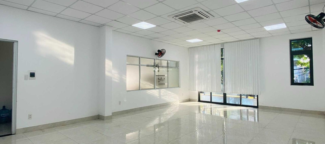 Vị trí ở Thuận Phước, Hải Châu cho thuê sàn văn phòng có một diện tích 70m2 nội thất ưa nhìn Cơ bản.