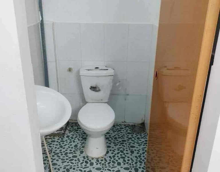 Cho thuê nhà nguyên căn kiệt Núi Thành 2pn 1wc -01